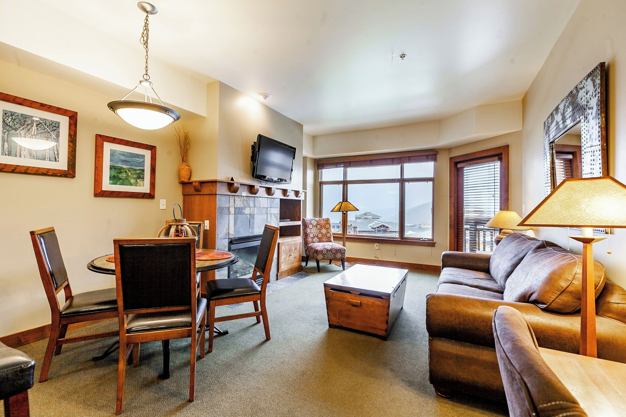 TV, peis og DVD-spiller