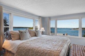 4 عدّة غرف نوم ومكتب ومكواة/لوح كي وسرير سفر