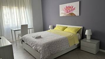 2 Schlafzimmer, BĂŒgeleisen/BĂŒgelbrett, kostenloses WLAN, BettwĂ€sche