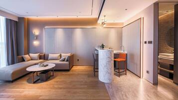 Minibar, in-room safe, desk, iron/ironing board