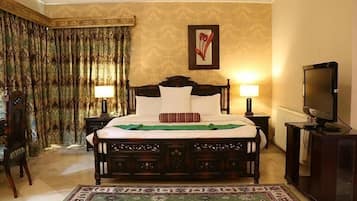 Deluxe Double Room | Iron/ironing board, free WiFi, bed sheets