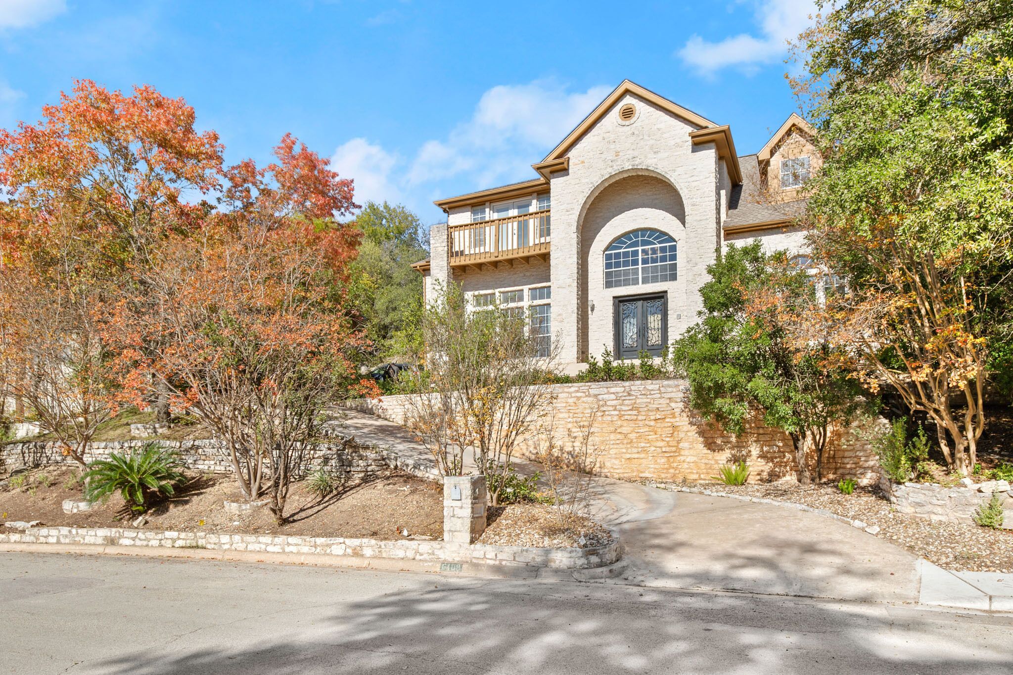 Beautiful, Spacious Home w/ Gourmet Kitchen