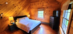 6 Schlafzimmer, Schreibtisch, Bügeleisen/Bügelbrett, Reisekinderbett