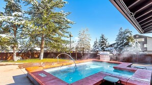 Pool - Updated, Newly furnished condo near Resorts, Bus route and Main Street (Park City)
