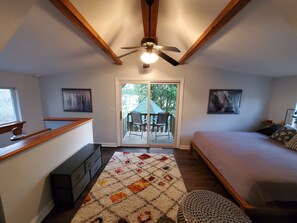 3 bedrooms, desk, free WiFi, bed sheets - Tip of the Peninsula Lake House Retreat (South Bend)