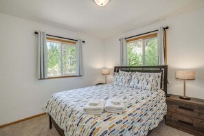 2 chambres, fer et planche à repasser, Wi-Fi gratuit, draps fournis
