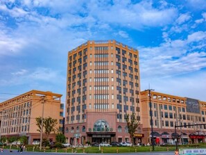 Exterior - Greentree Inn Zhejiang Jiaxing Honghe Town Business Hotel (Jiaxing)
