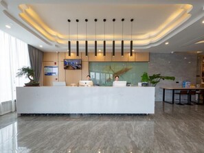 Lobby - Greentree Inn Zhejiang Jiaxing Honghe Town Business Hotel (Jiaxing)