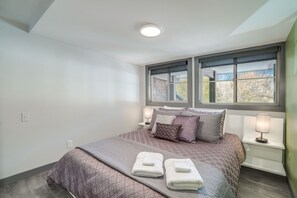 2 habitaciones, tabla de planchar con plancha, wifi y ropa de cama