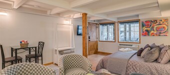 Inn On 8th, Suite C - In the Heart of Town