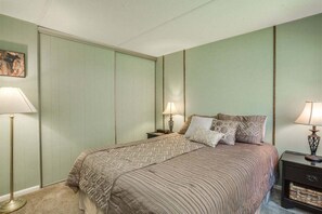 2 slaapkamers, een strijkplank/strijkijzer, gratis wifi, beddengoed