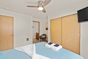 2 bedrooms, iron/ironing board, free WiFi, bed sheets