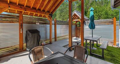 Cozy Mountain Retreat Near Leavenworth w/ Private Patio