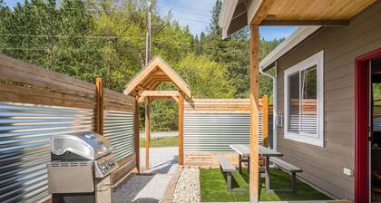 The Bear Den - Quaint Retreat Close To Town