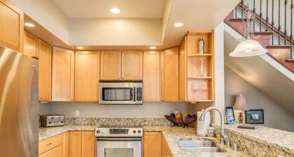 River Park Chateau - Gorgeous Condo With View