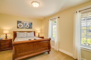 5 bedrooms, iron/ironing board, travel crib, WiFi - Heavenly Heights - Sweeping Territorial Views (Leavenworth)