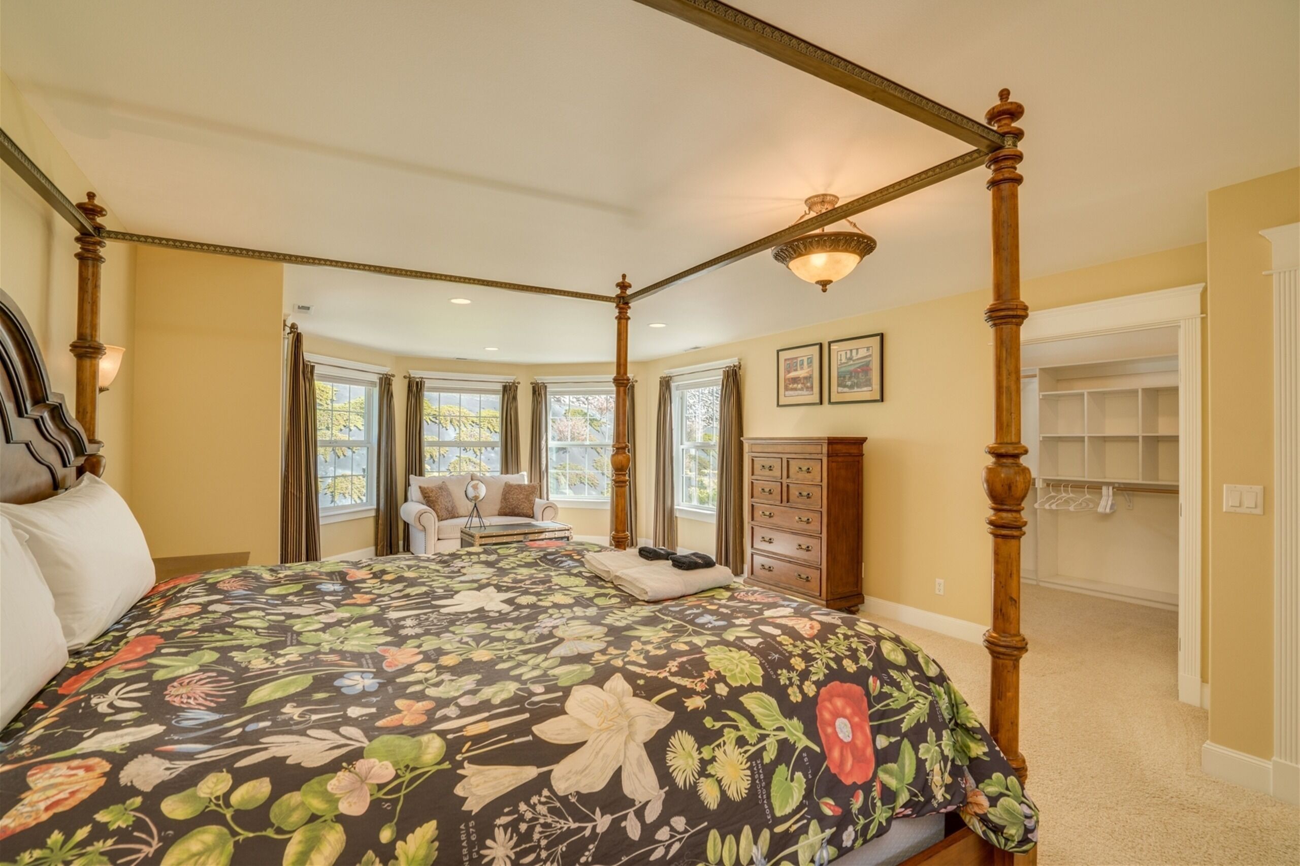 5 bedrooms, iron/ironing board, travel cot, WiFi