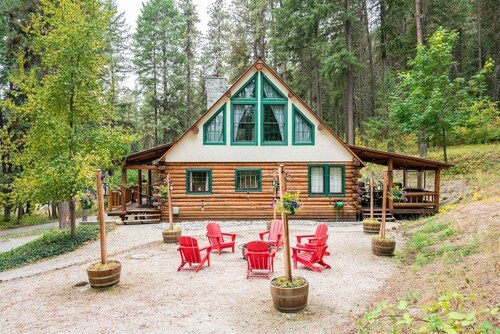 Barenhutte - Whimsical Cabin In The Woods
