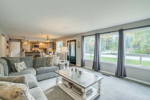 Televisie en een open haard