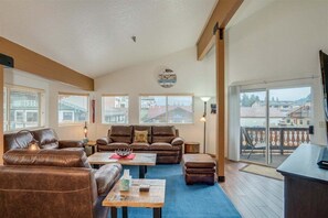 Télévision, cheminée, lecteur de DVD