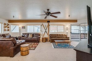 TV, fireplace, DVD player - Wolfgang Downtown Suites #32 - Right in Town (Leavenworth)