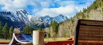 The Lookout - Peaceful and Beautiful Belvedere