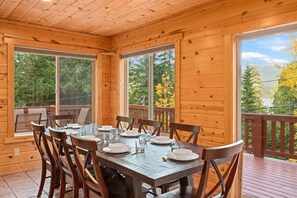 Dining - Hillside Home with  Lake Views! Dog Friendly (Leavenworth)