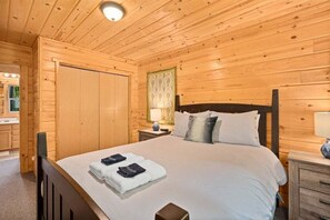 4 bedrooms, iron/ironing board, travel cot, free WiFi