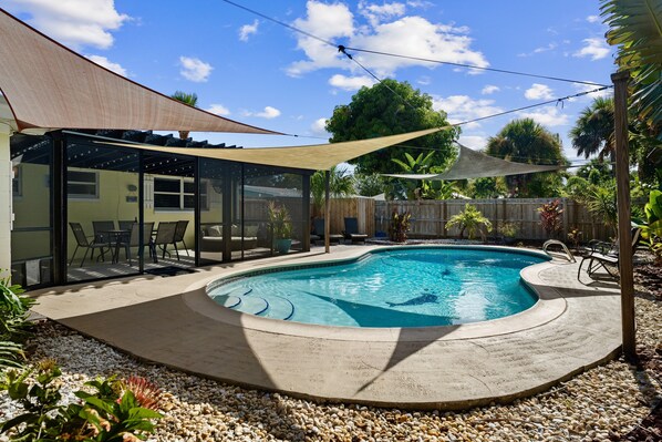 Piscine extérieure, piscine chauffée