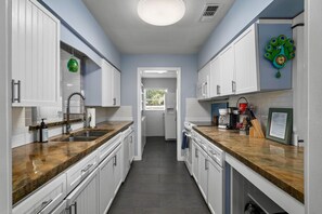 Mikrowelle, Ofen, Herdplatte, Geschirrspüler