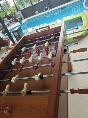 Una piscina techada, una piscina climatizada