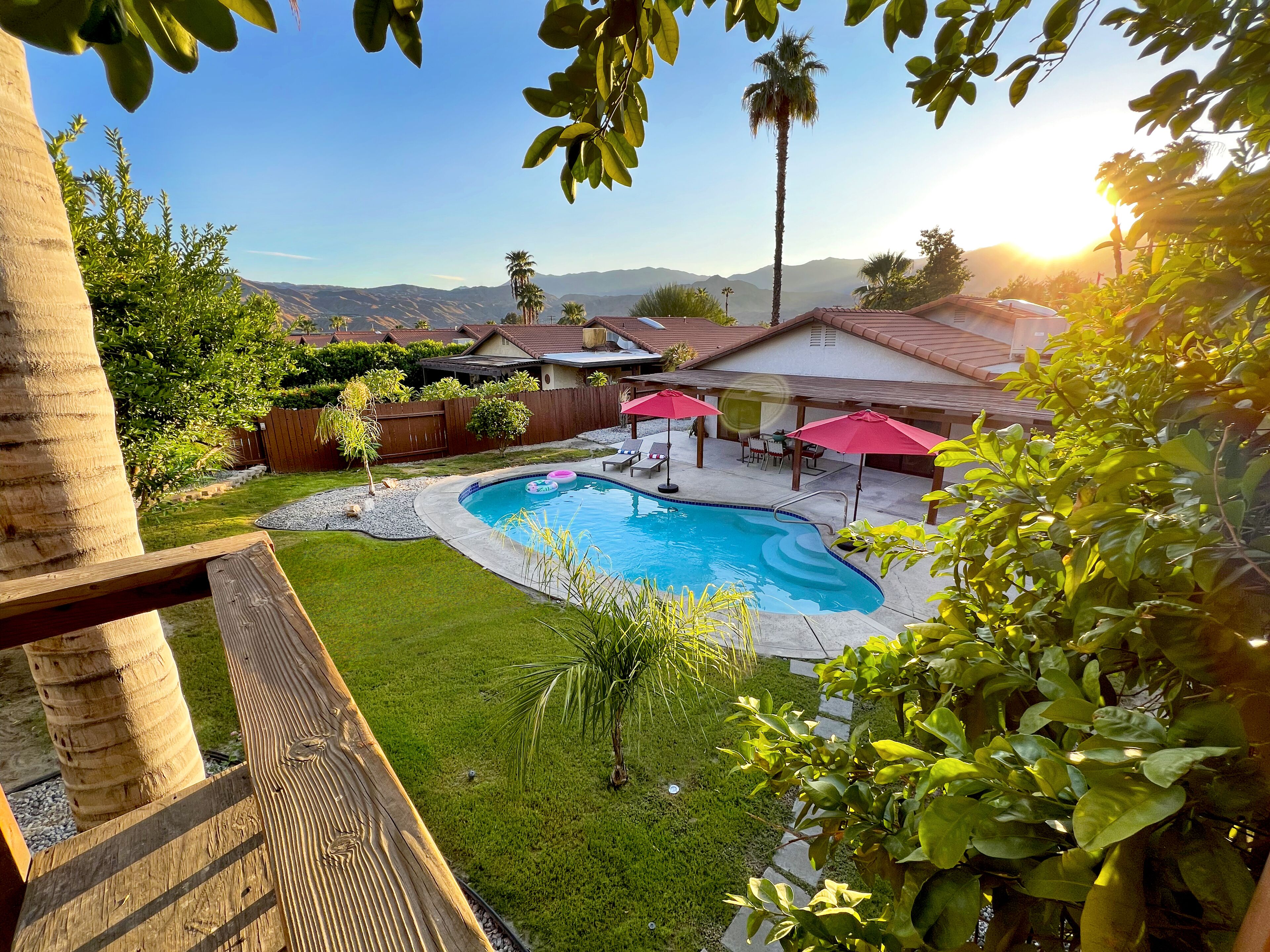 4 bedroom/3 full bath pet friendly modern house. 