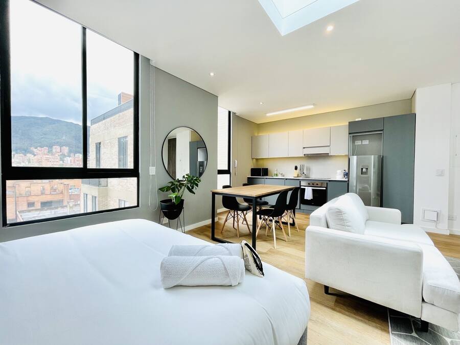 Studio (807) | Premium bedding, blackout drapes, iron/ironing board, free WiFi