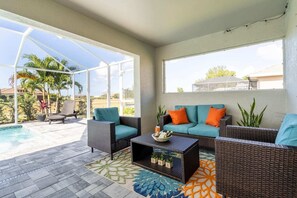 Outdoor pool, a heated pool - Luxury Cape Coral Retreat Pool, Hot Tub, Beautiful Outdoor Oasis & Pet Friendly (Cape Coral)
