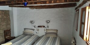 3 bedrooms, free WiFi, bed sheets, wheelchair access - El Rincon de la Talega (Monterde de Albarracín)