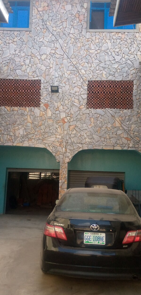 Framhlið gististaðar