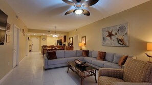 Interior - Luxurious Oceanfront Large Unit: 2 Master Suites, Bunk Area, Free Beach Chairs (Panama City Beach)
