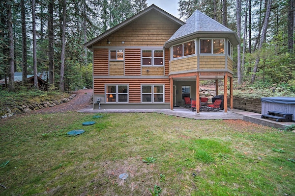 Deming Vacation Rental | 3BR | 2BA | 2 Stories | Stairs Required