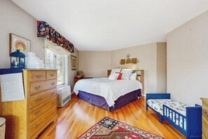 3 bedrooms, Internet, bed sheets, wheelchair access
