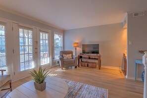 Smart TV, books, music library, stereo