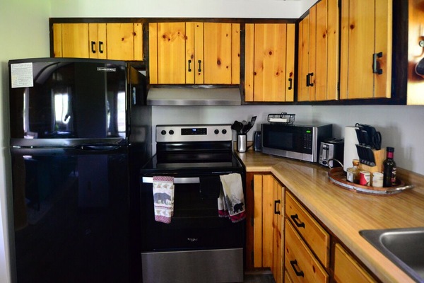 Refrigerador, microondas, horno, placa de cocina