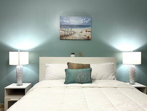 3 bedrooms, desk, iron/ironing board, free WiFi