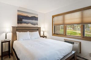 2 bedrooms, iron/ironing board, Internet, bed sheets