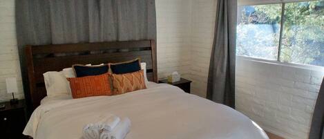 2 chambres, fer et planche à repasser, Wi-Fi gratuit, draps fournis