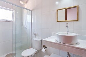 Douche, serviettes fournies