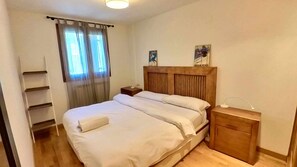2 Schlafzimmer, Bügeleisen/Bügelbrett, Reisekinderbett