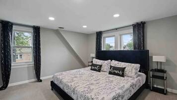 3 habitaciones, escritorio, tabla de planchar con plancha y wifi gratis