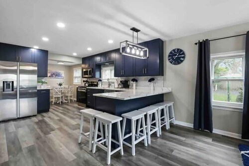 Wonderful in Wood Dale, right by ￼O’Hare airport!