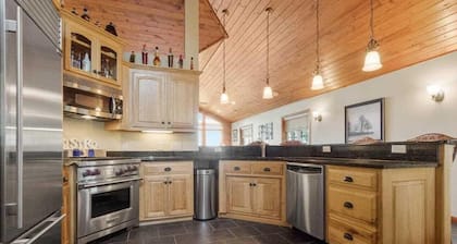 Remodeled cabin on Shawano Lake