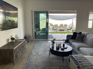Smart-tv, pejs, bøger